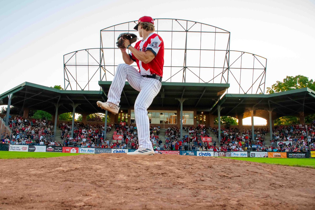 londonmajors's tweet photo. “The most beautiful thing in the world is a ballpark filled with people.” - Bill Veeck

We couldn’t agree more with this quote. 5000 fans filling Labatt Park. Nothing could be more beautiful! 

#MajorsCity #IBL1919 #LabattPark #LdnOnt https://t.co/msk0JLmO1f