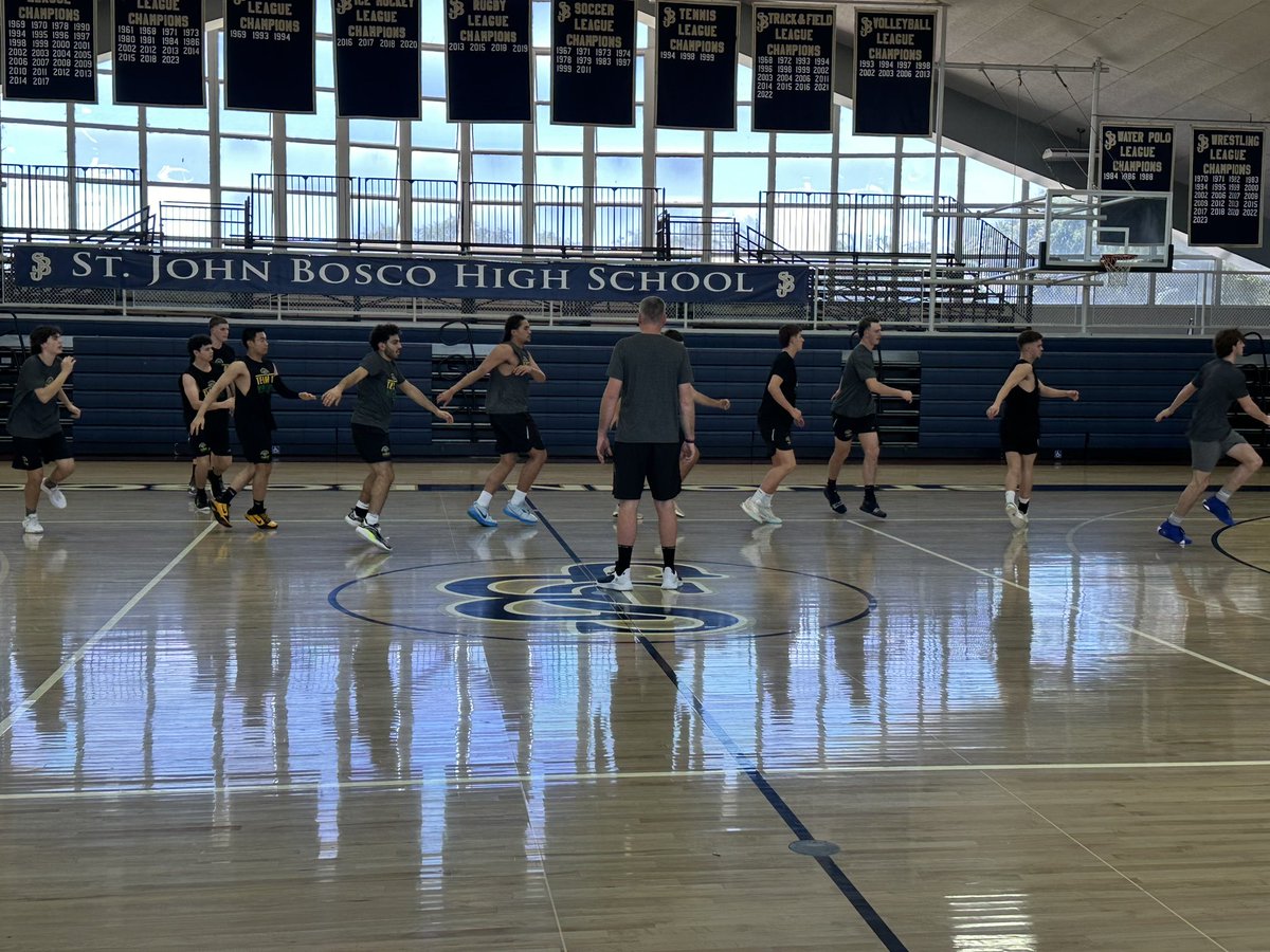 BoscoBasketball's tweet image. Amazing to have Team OZ @warren_rosen from Australian campus today