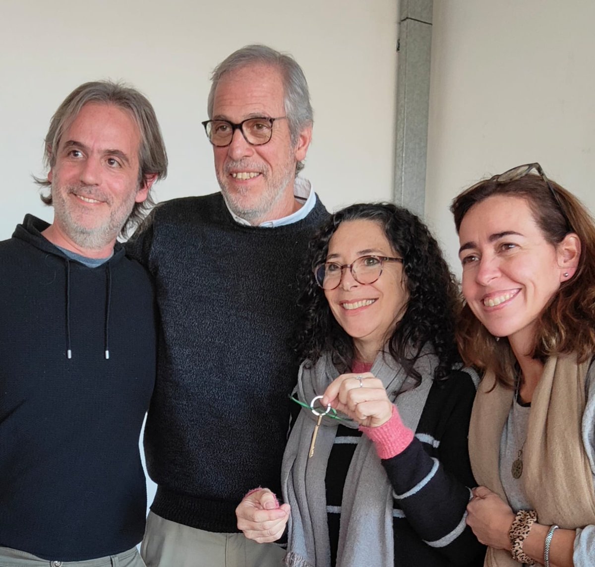 beter3's tweet photo. El Dr. Pablo Schleifer es el nuevo director del Departamento de Comunicación Social de la #Fadecs - UNComa. Le acompañaré dos años como vice.

Las doctoras Valeria Belmonte y María Teresa Bernardi (@maritebernardi ) dejan el cargo después de completar su gestión. https://t.co/6xxr4I1otB