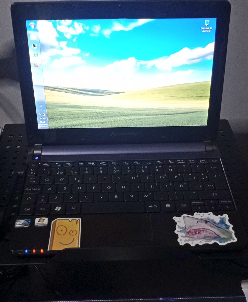 SergioxDev's tweet image. Caballito de batalla #WinXP #Netbook #Hardware