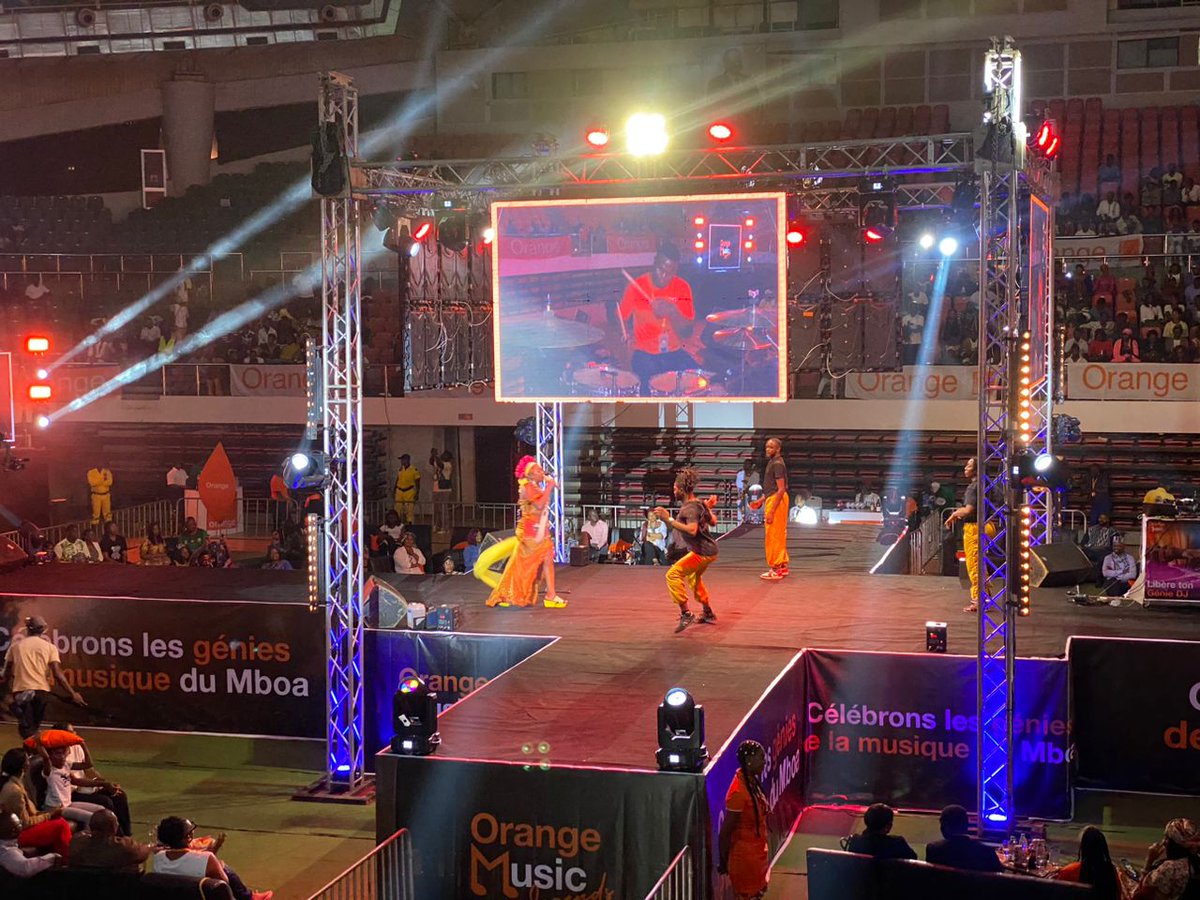 yemargent's tweet photo. CYSOUL,Ndedi Eyango et Donny Elwood mettent le feu au Paposy.
#OrangeMusic https://t.co/NGzr5hY4sA