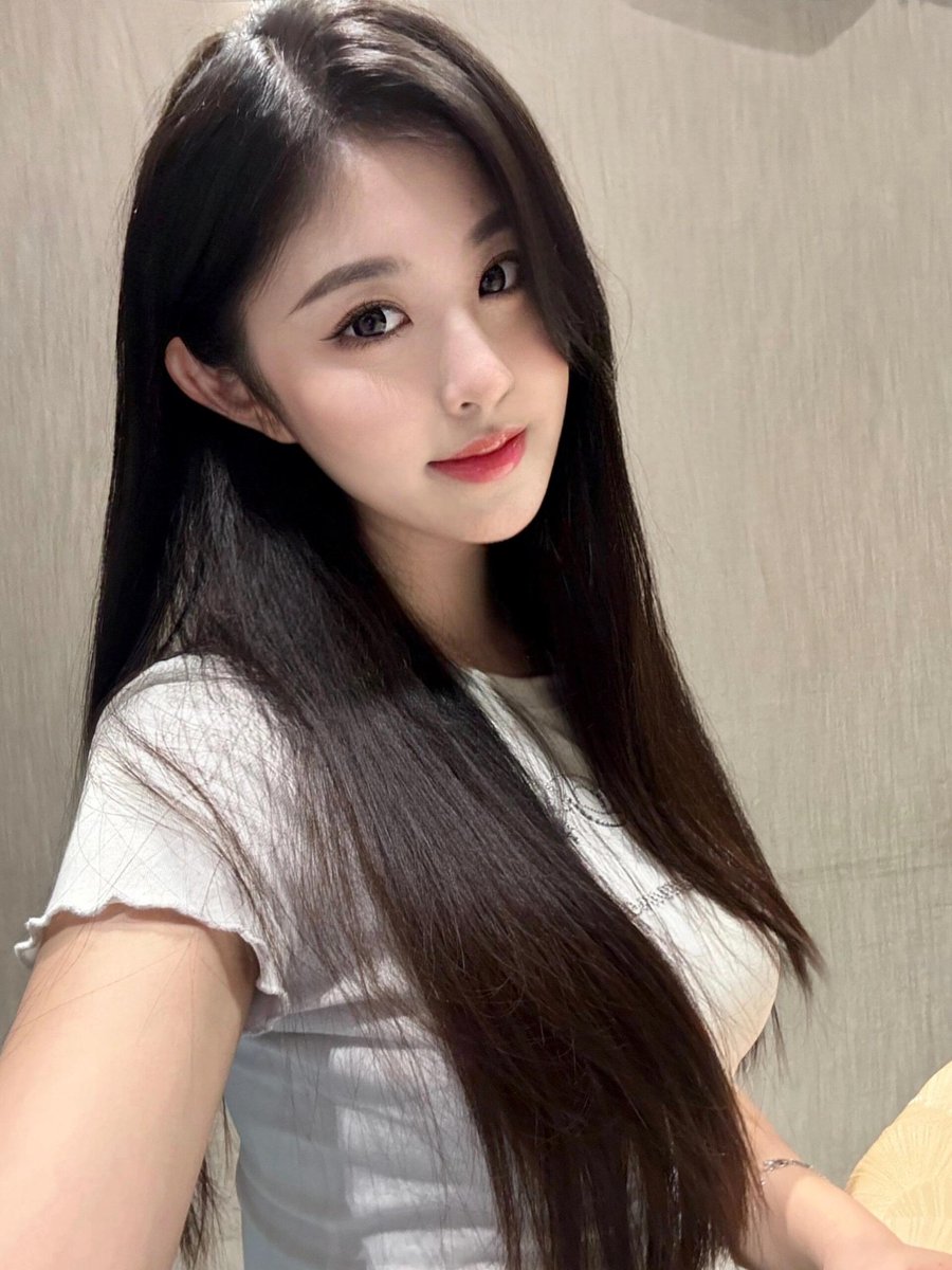 请叫我广东靓女哦，晚安～ https://t.co/qlqeDMhGqu