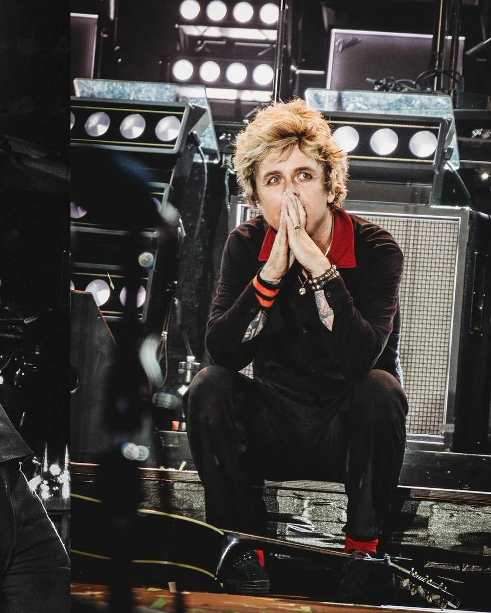 GreenDayItaly_'s tweet photo. Take a moment to look at this amazing photo of Billie Joe (credit to @skittle_snaps), amazed after the Green Day concert at Wembley Stadium in London.

#greenday #billiejoearmstrong https://t.co/rO4l1H3ZKk