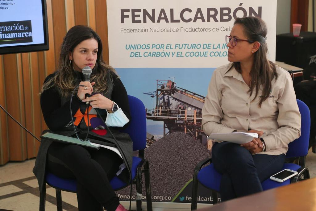 SecEnergia's tweet photo. ✅ Realizamos el primer encuentro con los alcaldes de los municipios carboneros de Cundinamarca, en el marco de la Red de Municipios de Entornos Mineros (#REMEM) y @Fenalcarbon 🏞️, con el objetivo de priorizar las necesidades de los territorios en su desarrollo minero. ⛏️🌍 https://t.co/Yz2DOfpWvH