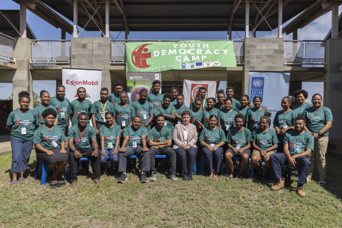 This week, <a href="/AlmaSedlar/">AlmaSedlar</a> had the honour of participating at the Mike Manning Youth Democracy Camp, where she presented to over 20 local youth about how <a href="/UNDP/">UN Development</a>'s various projects positively impact people &amp; communities across #PNG 🇵🇬.

📖 Read more: bit.ly/3zCjeGh