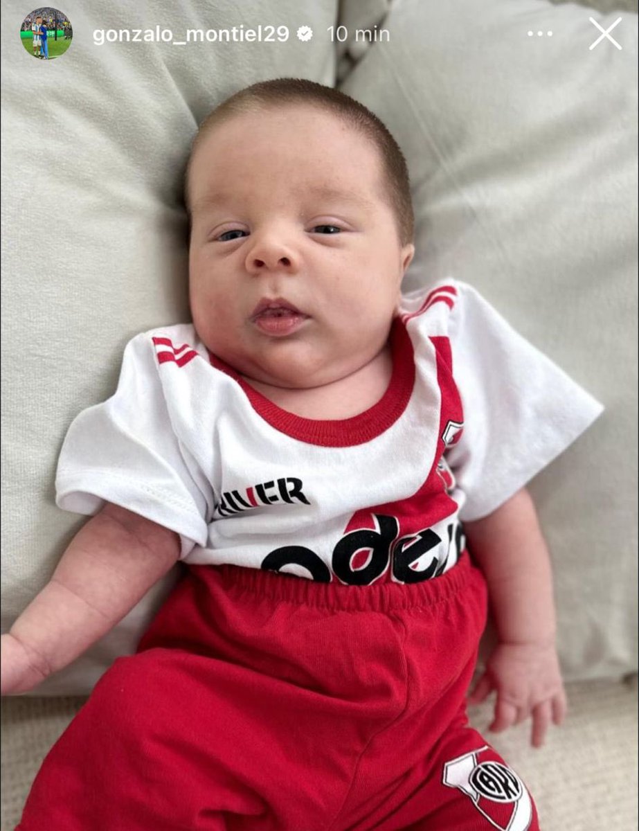 Y si tenemos un hijo y lo vestimos con toda ropita de River ? 

Enviar