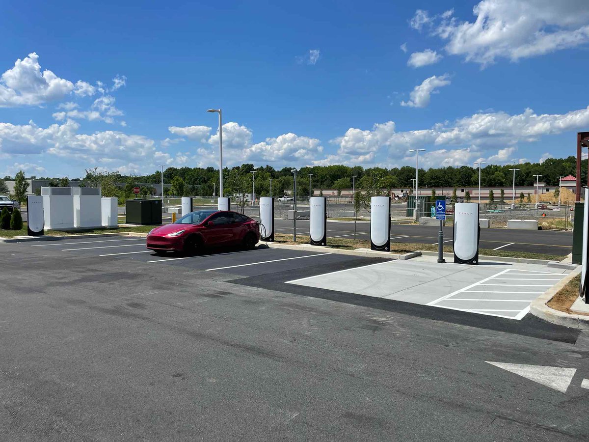 Tesla Charging tweet media