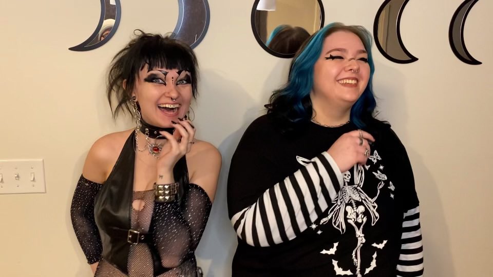 bimbobandaids's tweet photo. Heyo !! We are Bimbo Bandaids and we interview local metal/punk bands of New England and post them up on YouTube !! 
We want to share our experiences of the scene &amp; put y’all on to some new artists:) 

Message us on Instagram &amp; we will pop out to your show !! https://t.co/d0ppW3opxN