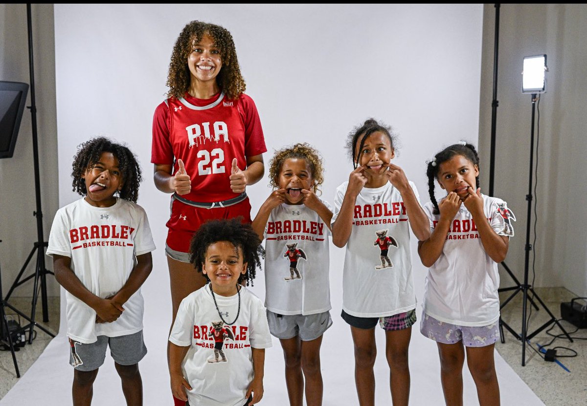Had a great time  <a href="/BradleyWBB/">Bradley WBB</a> today!! Thank you to all the staff who made this an amazing first visit!! <a href="/coachOllieG/">Ollie Goss</a> <a href="/coachkm_pop/">Kate Popovec-Goss</a> , Coach Miller, Jahari, and Jayshawn!#officialvisit #notcommited