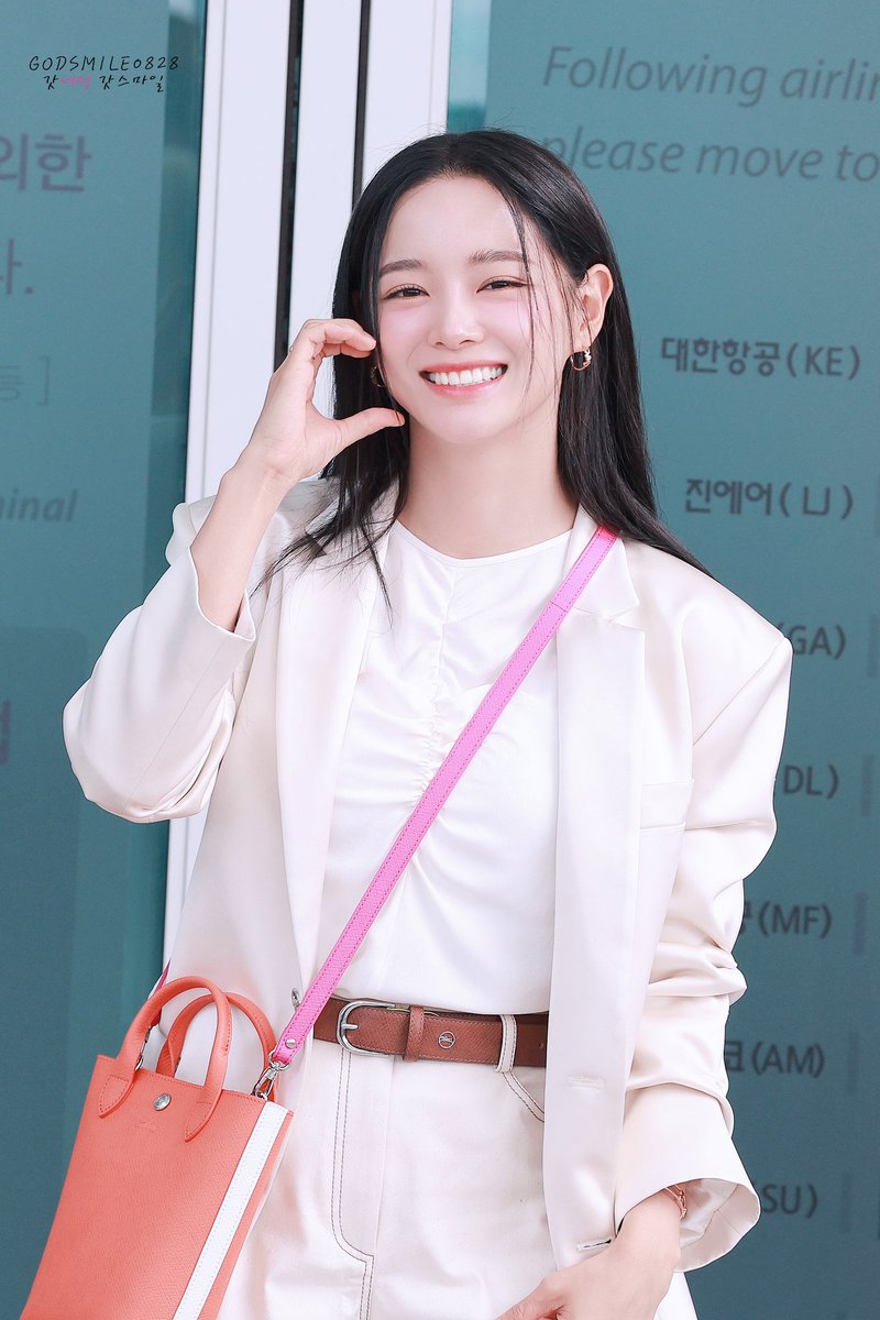 godsmile0828's tweet photo. 240704 ICN 

@0828_kimsejeong
#김세정 #세정 #갓세정 #kimsejeong #sejeong #キムセジョン #金世正 https://t.co/SSq2gKnsfZ