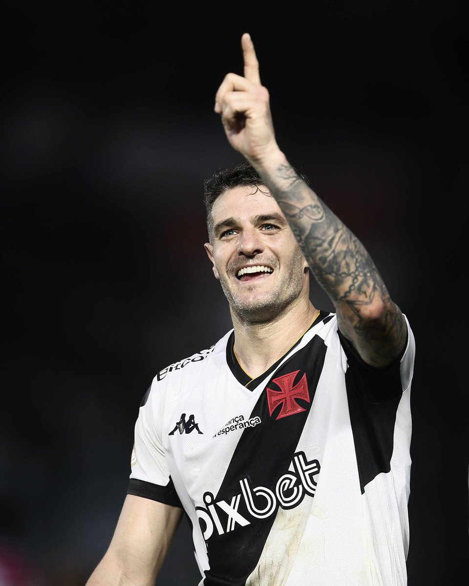 Dentro da área o pirata é BIZARRO. Vegetti é monstro!

📸 Daniel Ramalho/Vasco