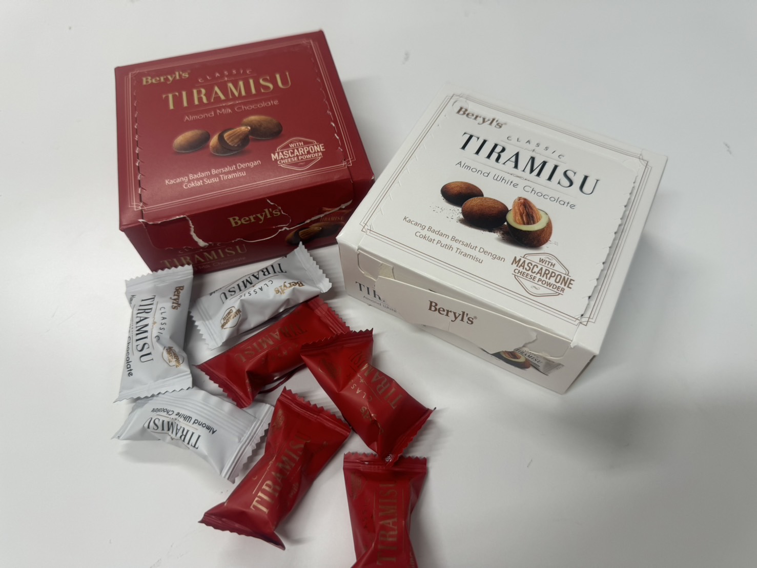 マレーシア　土産定番Beryl's ティラミス チョコ 4種類×3 計12箱 公式】マレーシア政府観光局🇲🇾 on X: 
