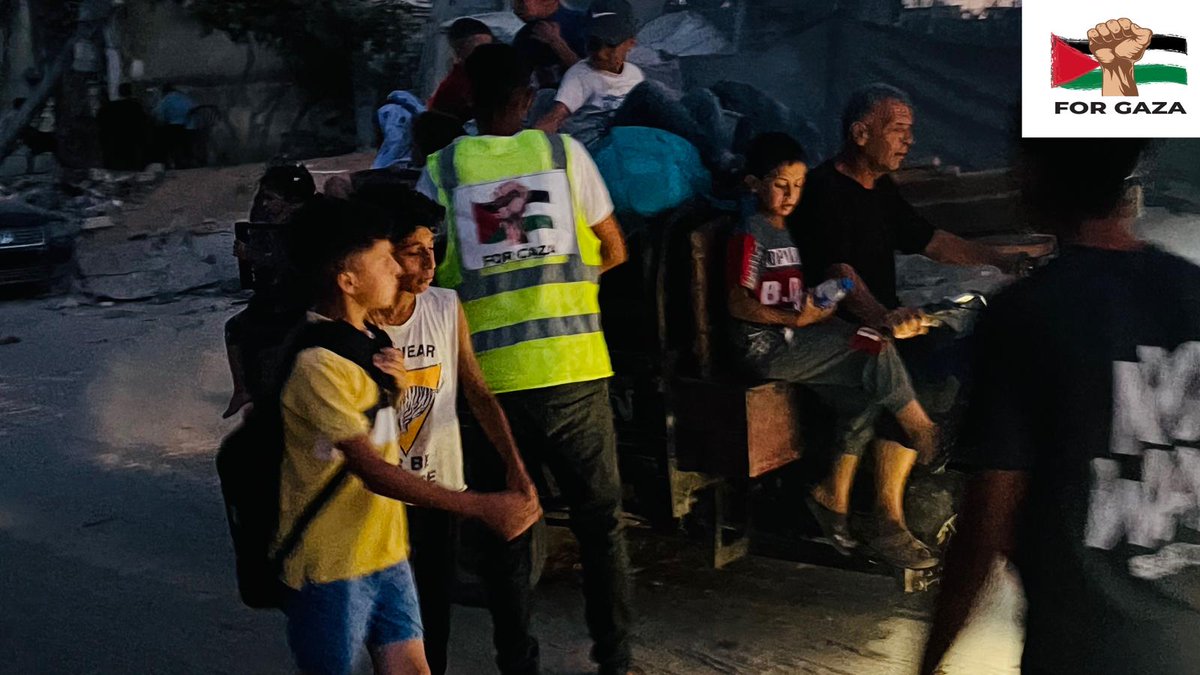 Direct Aid for Gaza 🇵🇸 (@gazadirectaid) on Twitter photo Providing water to displaced people who were forced to move to another place without knowing where they were going
Together for Gaza relief
<a href="/rida_ehab/">ehab M rida</a>
gofundme.com/f/Children-Gaz… Providing water to displaced people who were forced to move to another place without knowing where they were going
Together for Gaza relief
<a href="/rida_ehab/">ehab M rida</a>
gofundme.com/f/Children-Gaz…