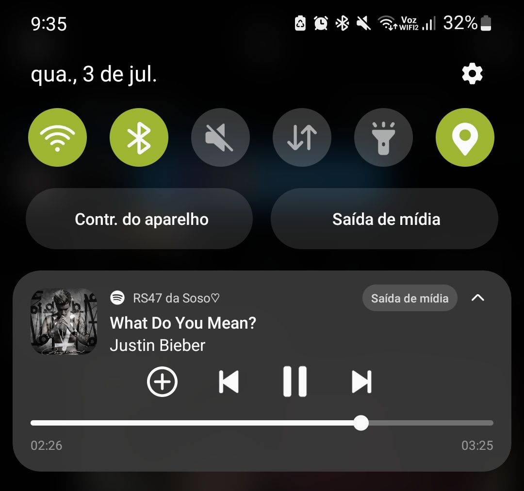 Ouvindo essa estourando no fone