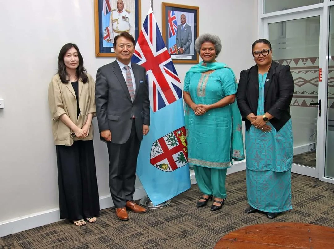 Fiji_MFAET's tweet photo. Assistant Minister for Foreign Affairs Hon. @lenoraqfj received an introductory call from the new Ambassador of the Republic of Korea (ROK) to the Republic of Fiji H.E Kim Jin Hyung. 🇫🇯🤝🇰🇷 have reaffirmed committment to further strengthen cooperation and diplomatic relations. https://t.co/2C6KylQZNS