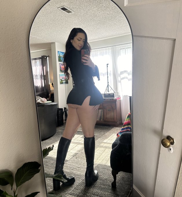 Mommy? https://t.co/ccTMAWoWr0