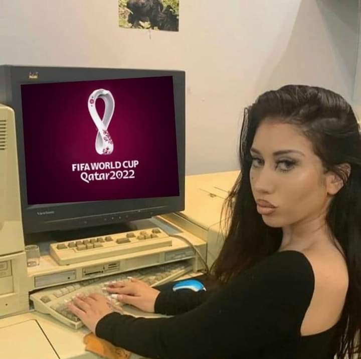 stayalivejksg's tweet photo. Yo en el 2022               Yo en el 2024
viendo el mundial       viendo los
solo por                           juegos olímpicos 
Jungkook                        solo por jin https://t.co/SPujaw5XhW