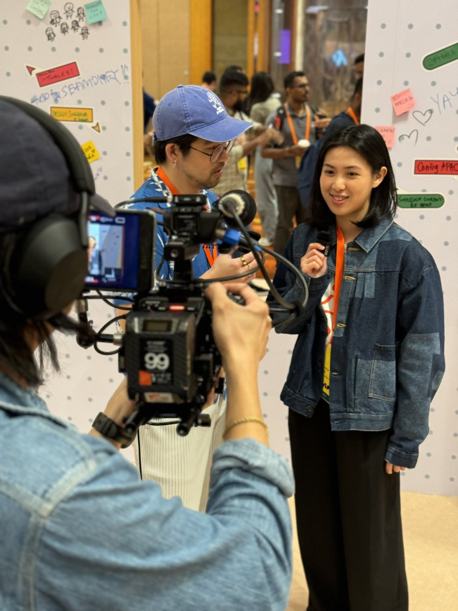 I found a local celeb #ConfigAPAC