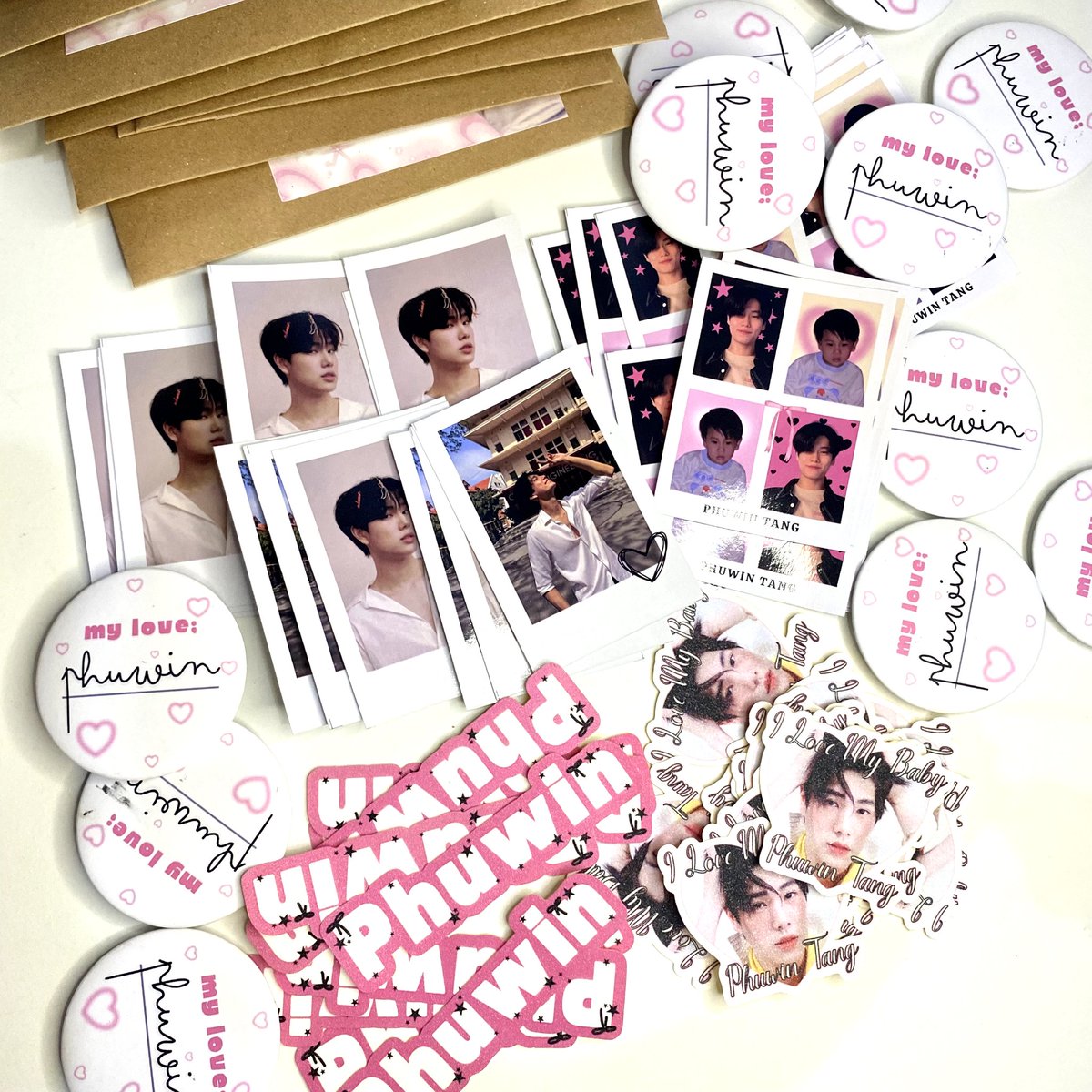 ftd! hai temen temen, aku mau bagi bagi birthday kit phuwin FREE, cuma bayar 4k buat admin dan packaging ajaa🤧 isinya ada id photo, polaroid, stiker, sama pin giniii kalo ada yang mau boleh drop your uname yaa nanti aku tag pas aku drop link 🛒 nyaa, tqqqqq💗