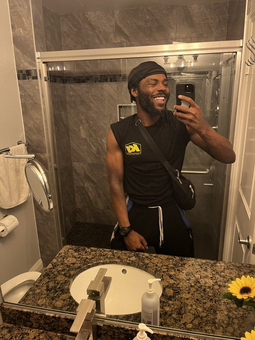 I don&rsquo;t be smiling as much as I should. https://t.co/U08zBrfJOX<a href="/tag/myhearpuretho"class="tags"><span>#myhearpuretho</span></a><a href="/tag/igotmeat"class="tags"><span>#igotmeat</span></a>