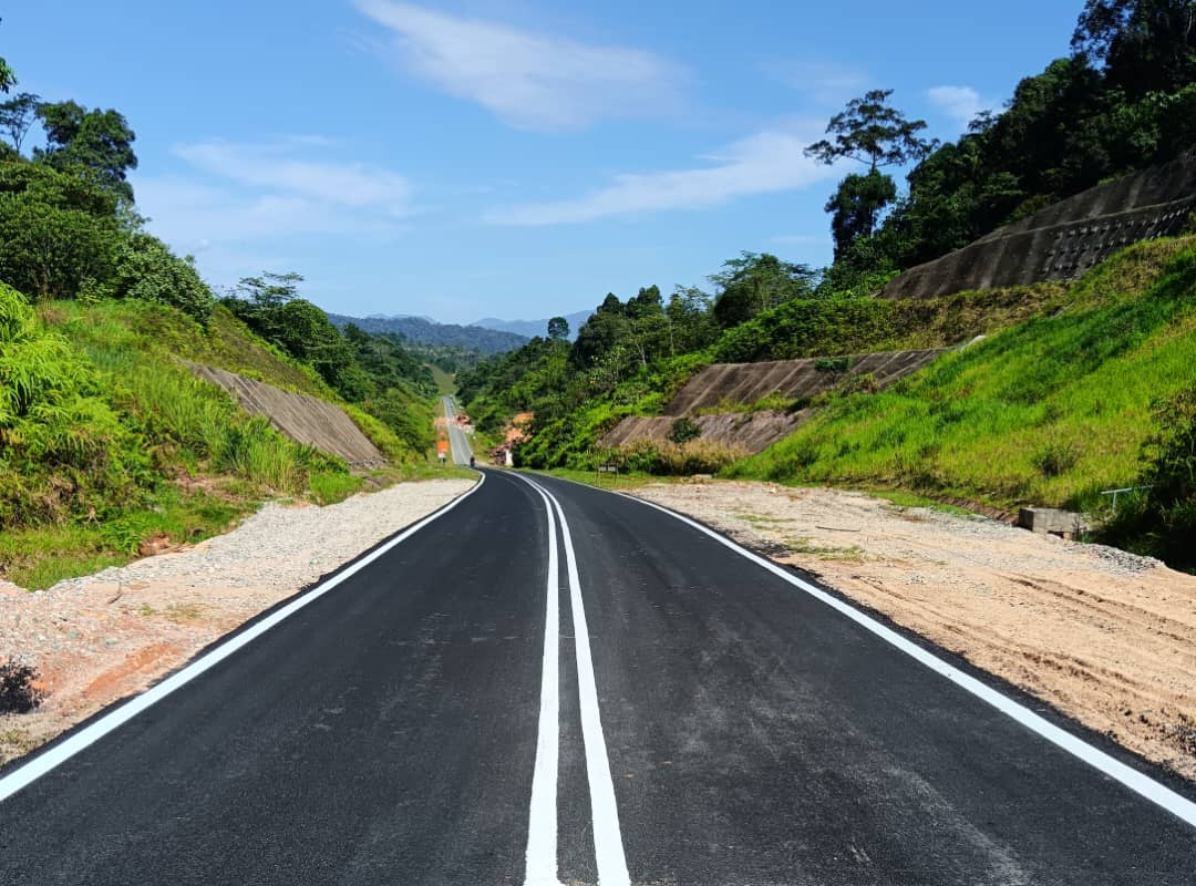 🚧NOTIS MAKLUMAN KERJA² PENYELENGGARAAN JALAN

4 Julai 2024l Kerja² membaiki struktur jalan (Reconstruction) Jalan Besol - Rantau Panjang berhampiran Kampung Besol Lama, Dungun telah siap sepenuhnya.

Progress :- 100%

<a href="/IPJKR_Official/">JKR Malaysia Rasmi</a> <a href="/JKRTerengganu/">JKR Terengganu</a>
<a href="/HasliJKR/">Hasli Ibrahim (Ir. Dr.)</a>
<a href="/AlAzhar_JKR/">Al Azhar</a>