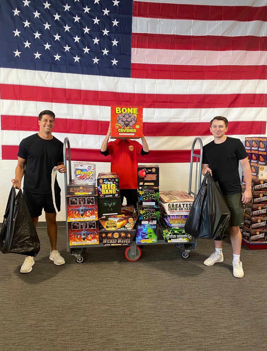 KeystoneFirewks's tweet image. Some Big Spenders out of our new Philadelphia store!

Find a Keystone Fireworks Superstore near you here ➡️ keystonefireworks.com/locations/