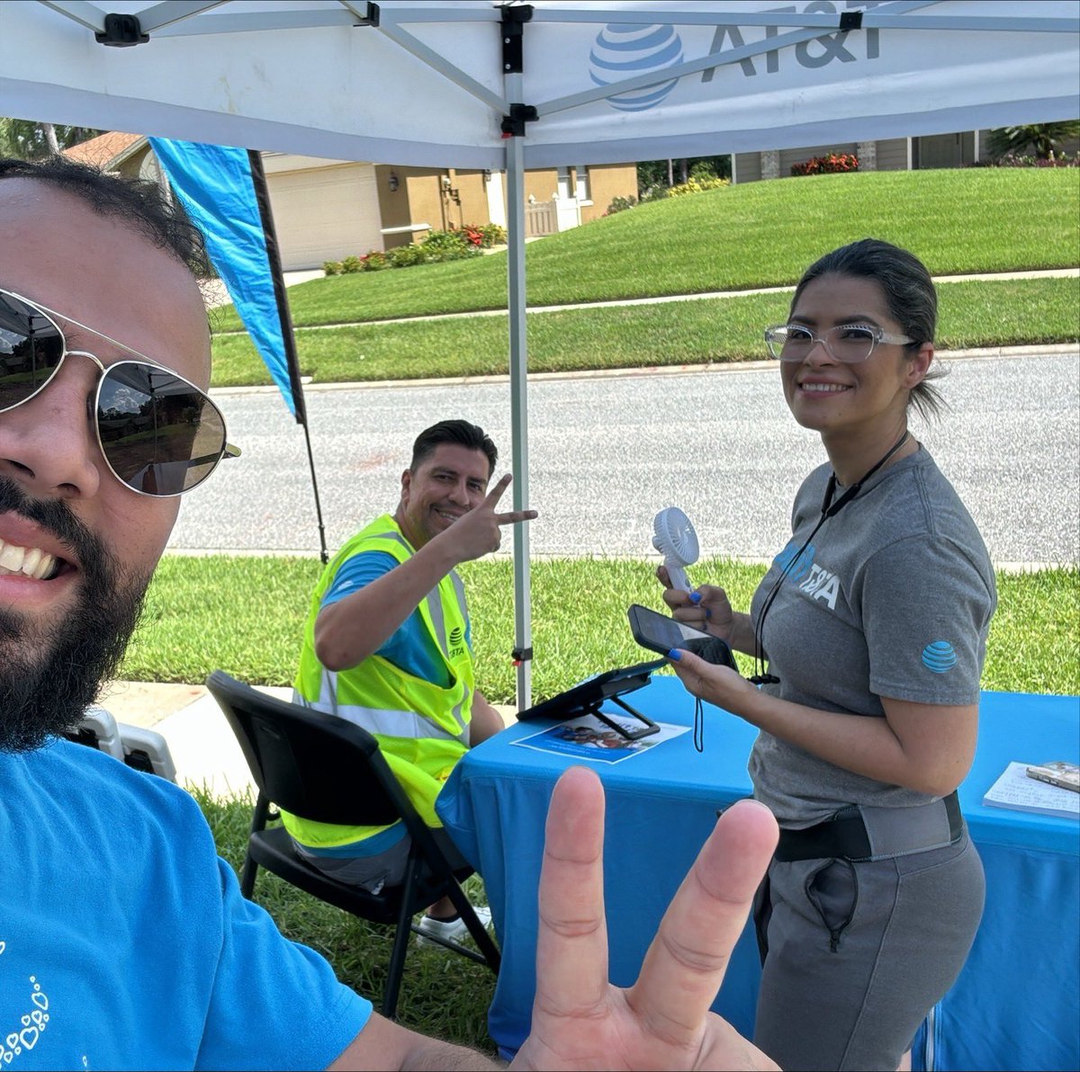 sal_belliard's tweet photo. Super proud of a select few at our Waterford location! Day in and day out, we are out in the field getting it done, no matter the scorching weather. Cheers to another successful event! 🌞💪 #TeamDedication #Fibertastic @One_FLA https://t.co/KuLDUycoAd