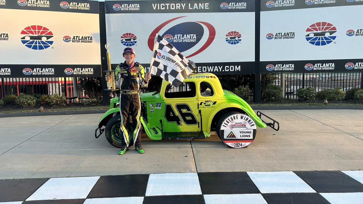Cole Denton holds off a hungry field after a restart with just four laps to go to win in Round 6 of #ThursdayThunder!

#INEX | #USLCI