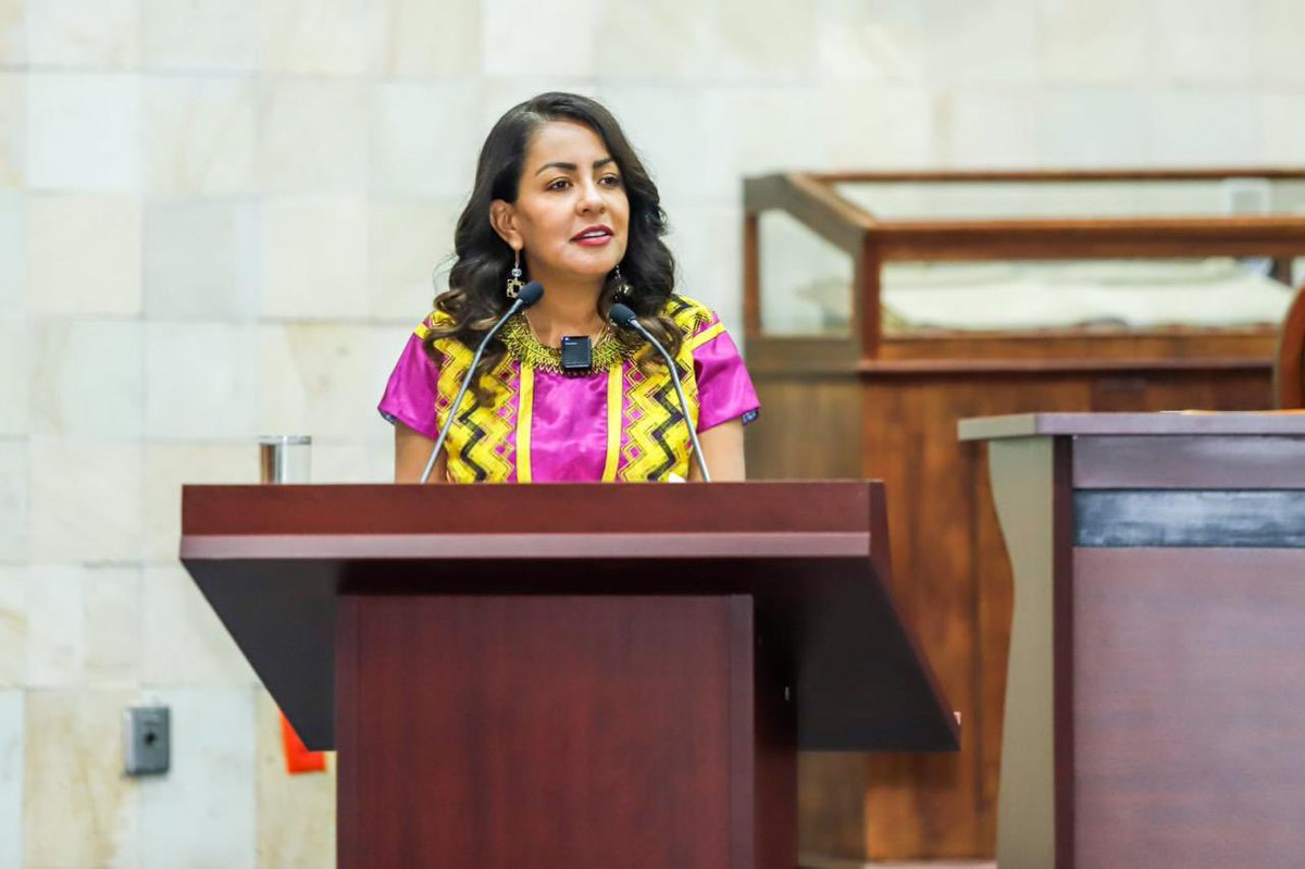 Hoy en el <a href="/CongresoOaxaca_/">Poder Legislativo Oaxaca</a> , reconocí  la histórica lucha de las mujeres por el voto femenino.

En el marco de los 69 años de que las mujeres votamos por primera vez en elecciones federales, destaco la importancia de la igualdad sustantiva en la agenda de género de nuestra