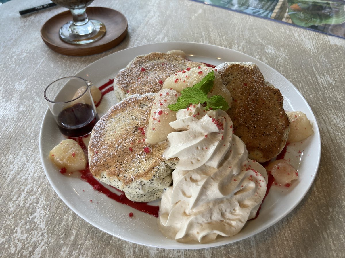 786fmkagawa's tweet photo. \FM香川リスナー #プレゼント 祭2024/

今週は… 
綾歌町栗熊東にあるDREAM Banana CAFEから【お食事券4,000円分(1000円×4枚)】を5名様にプレゼント🎁

応募は #フォロRP 
①@786fmkagawaをフォロー
②本ポストをリポスト

7/12(金)19時RP締切‼️
公式Instagramもチェック🍌🎶
https://t.co/lVVt1xTavl https://t.co/oA5gyfJduB