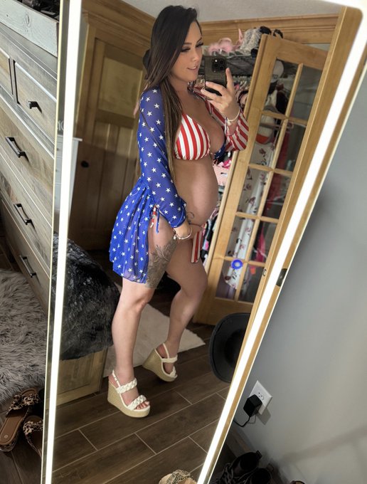 Rocking this Bump for the 4th this year🇺🇸🇺🇸 RT if you like the swimsuit ❤️🤍💙 https://t.co/EzHdaJjJwc<a href="/tag/america"class="tags"><span>#america</span></a><a href="/tag/sexy"class="tags"><span>#sexy</span></a><a href="/tag/usa"class="tags"><span>#usa</span></a><a href="/tag/pregnant"class="tags"><span>#pregnant</span></a><a href="/tag/4thofjuly"class="tags"><span>#4thofjuly</span></a><a href="/tag/fou"class="tags"><span>#fou</span></a>