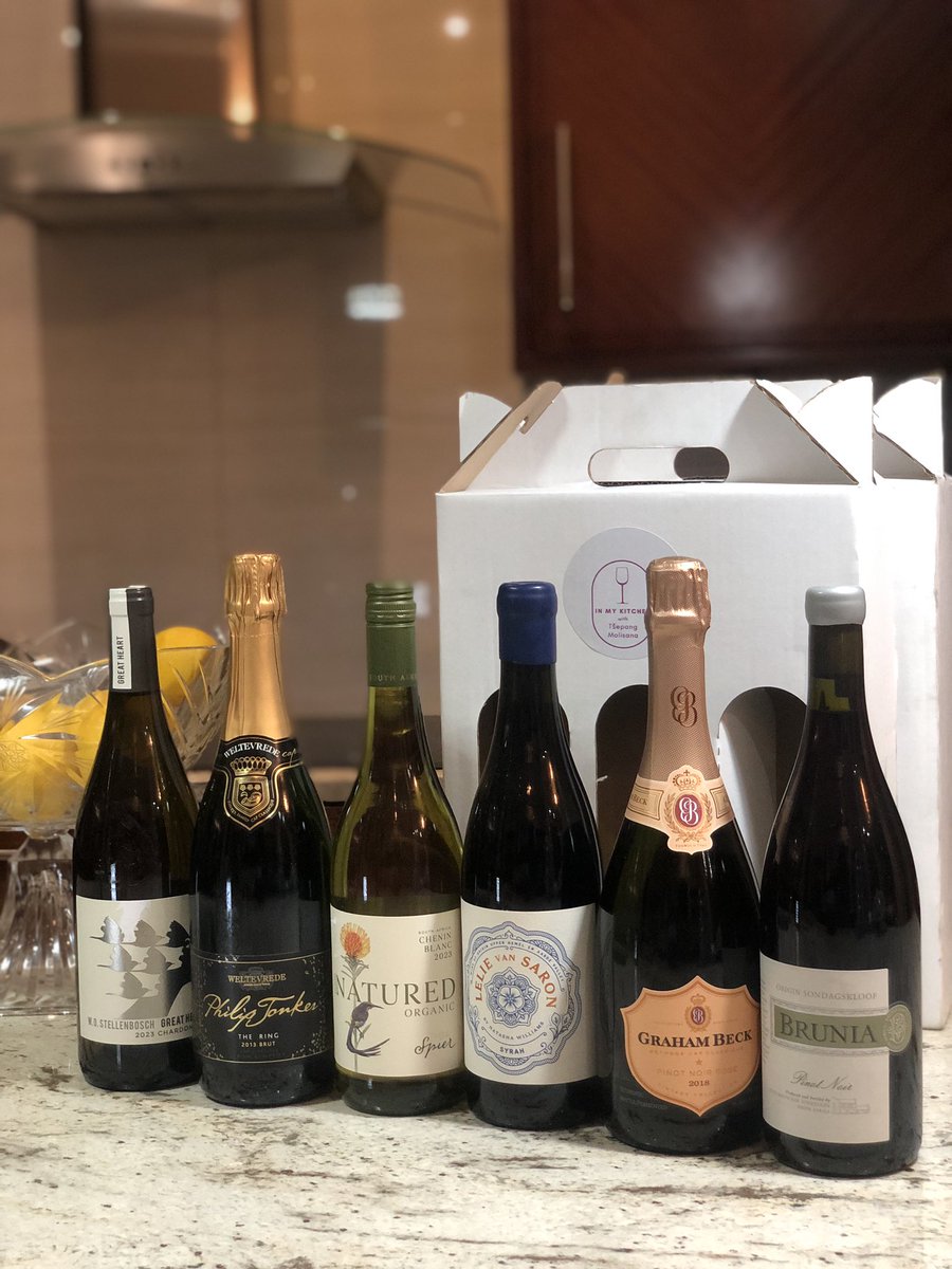 TsepangMolisana's tweet photo. 🩷 @SpierWineFarm Good Natured Chenin Blanc 2023
🩷 @_weltevrede Philip Jonker The Ring Brut 2013
🩷 @GreatHeartWines Chardonnay 2023
🩷 @GrahamBeckSA Pinot Noir Rose 2018
🩷 Lelie van Saron Syrah 2020
🩷 @BruniaWines Cold Mountain Pinot Noir 2022
#TasteLetsSee
#InMyKitchenPod https://t.co/gGKNjHnQ6S