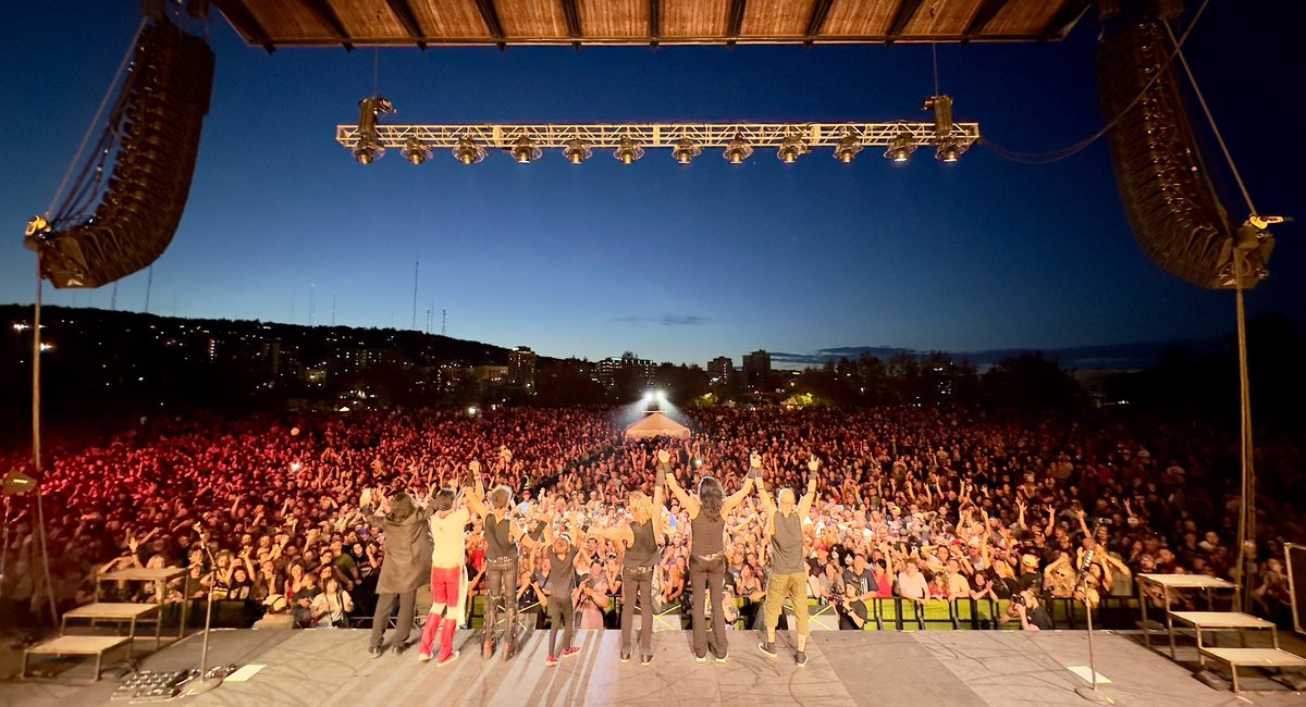 hollenbeck72's tweet photo. It was a perfect night on the shores of Lake Superior for a @HairballTweet party…thank you all for making it ROCK!!!
#hairball2024 #weliketopartytour #duluth #july3rd https://t.co/Mrzbm3IZk6