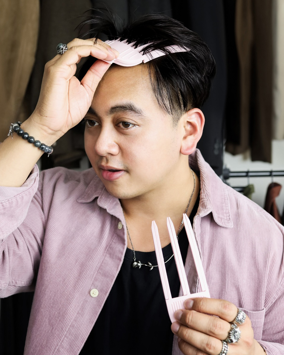 รีวิว vt.tiktok.com/ZSYQojogp/

เห็นคลิปของคนเกาหลีแล้วอยากได้มาก กว่าจะหาเจอว่าขายใน Naver ฝากให้ร้าน Pre-Order กดมา ล่าสุดนางขายใน Shopee ละ shopee.co.th/minkipd.th