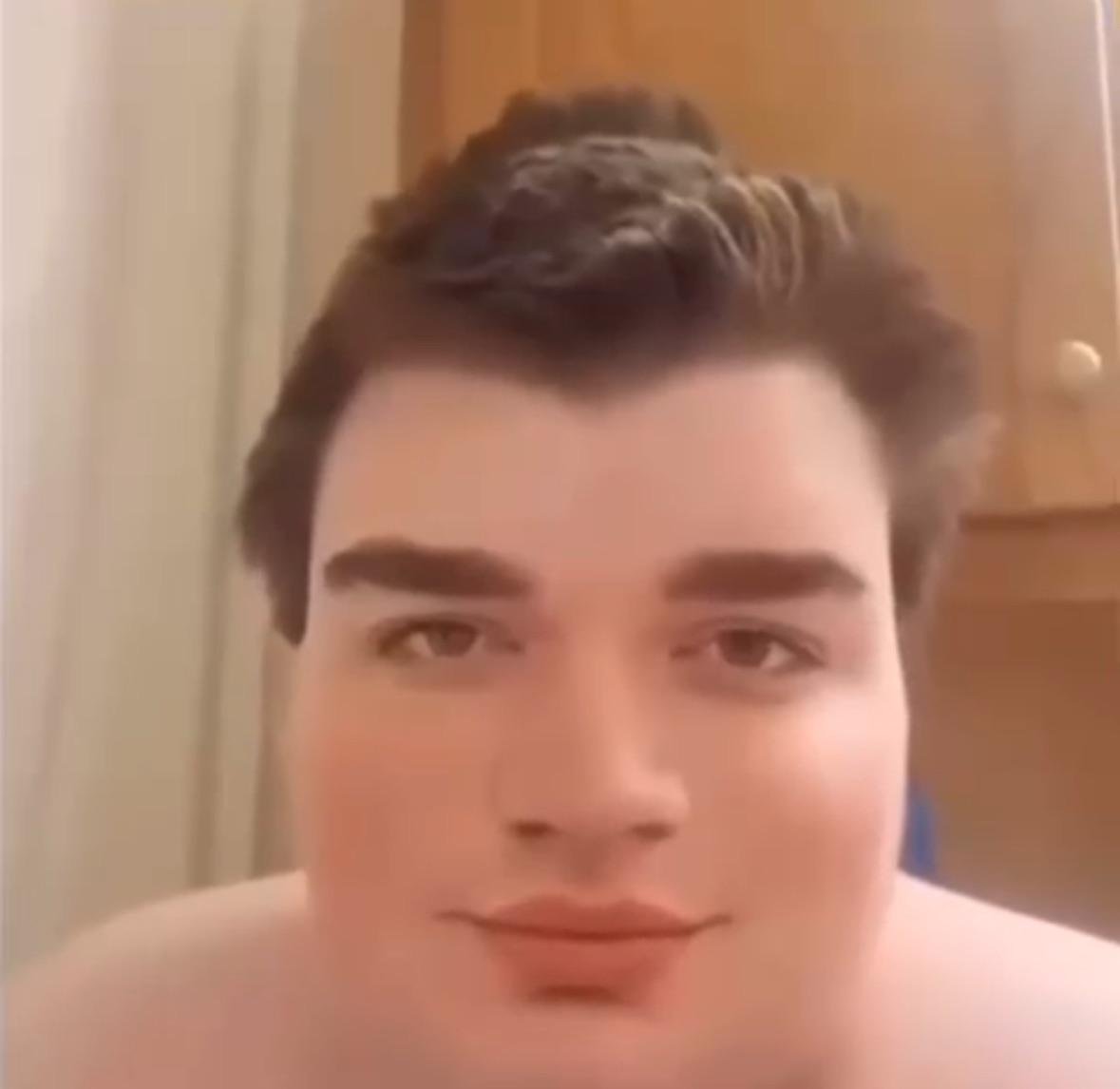 Mace69lol's tweet photo. @downbadcomment https://t.co/2S3YCZ6qsa
