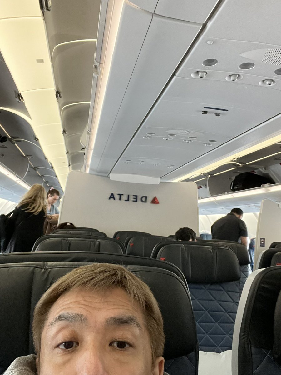djsancon's tweet photo. ่กใฃใฆใใพใ๐ฝ๐บ๐ธ
I'm going to NY
#djs #djlife #turntabledj
#essentialjapan #essentialkyoto #djsancon #japandj #asiadj #asiadjs #djs #dj #djlife https://t.co/HnvWKXSna3