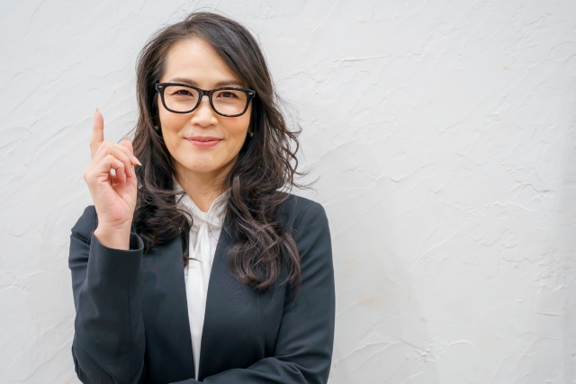 MikataShufu's tweet image. ■活用事例
A社（アパレルメーカー）
​
A社は、近年増加するオンライン販売に対応するため、営業事務スタッフの採用を強化していました。しかし、経験豊富な人材の確保が難しく、業務が滞っていました。そこで、パートタイム派遣スタッフを活用することにしました。

#しゅふのミカタ
#SmartWorker