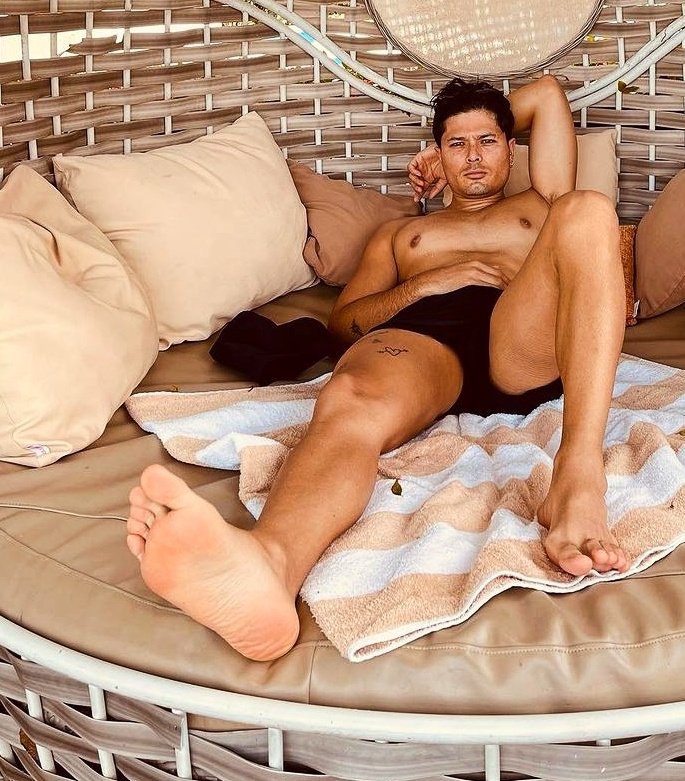 Male Feet 👣 tweet media