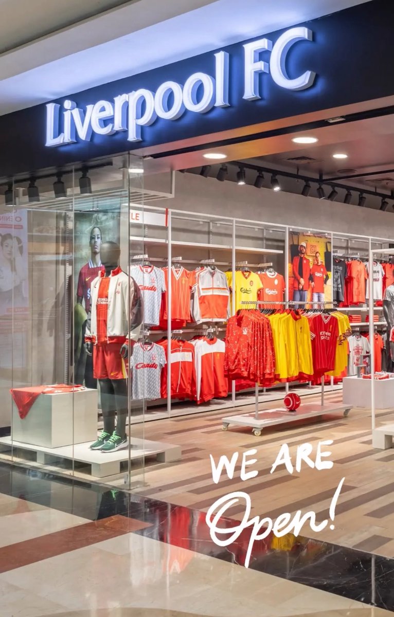Yang belum tau. LFC Retail di Indonesia resmi dibuka hari ini di pondok indah mall 2. Mari ramaikan. Atau yang kerja bisa weekend ramaikan.. 🙌🏽🔥