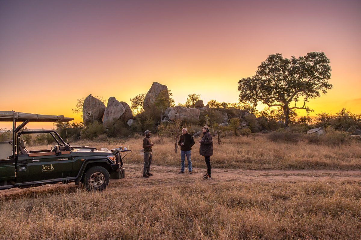 JockSafari's tweet image. Sundowners are the perfect time to reflect on the diversity of wildlife within the Jock Safari private concession, while watching the African sun slowly slip away over the Kruger National Park.

More than just a game drive.
Jock Safari Lodge. Legendary experiences!