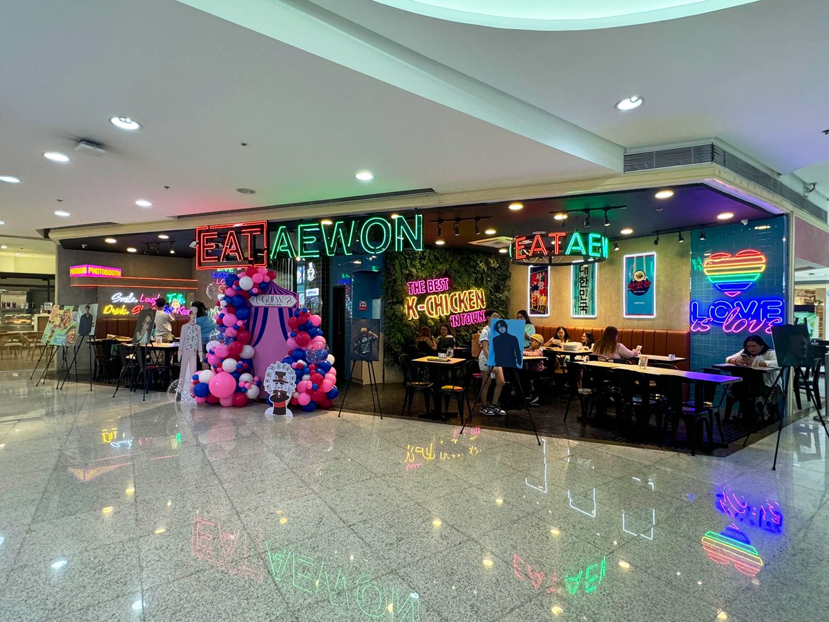 onew_ph's tweet photo. ✨NOW HAPPENING✨

<GUESS!> Fanzone is now open! 🥳

Purchase/Look for the special ONEW SET MENU to get your CSE Kit 🍽️

ONEW GUESS IN MANILA     
#ONEW_GUESS #ONEW #온유 #オニュ #샤이니    
온유 샤이니 #JINKI #SHINee https://t.co/whSlPtTxUX
