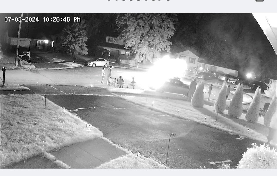 De2Media's tweet photo. @ColumbusPolice I have called the Police 4xs thus evening about the neighbor at 3426 Weyburn Court with illegal ariel fireworks in the middle of the street and no one has shown up and they are hitting my roof and windows https://t.co/J7JACFZ4vi