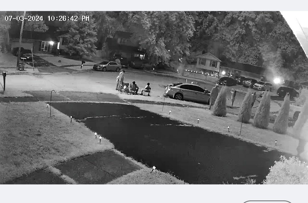De2Media's tweet photo. @ColumbusPolice I have called the Police 4xs thus evening about the neighbor at 3426 Weyburn Court with illegal ariel fireworks in the middle of the street and no one has shown up and they are hitting my roof and windows https://t.co/J7JACFZ4vi