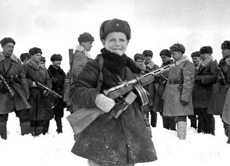 ChunkyPixelz's tweet photo. @TrentTelenko "Russia is now deploying Hitlerjugend-esque child-soldiers

An absurd analogy as Russia was employing child soldiers in WWII as a matter of policy long before Hitler's 'Werewolves". One would say: Russia is back to child conscription," not "they are copying Hitler." https://t.co/DTw8Thsl3R