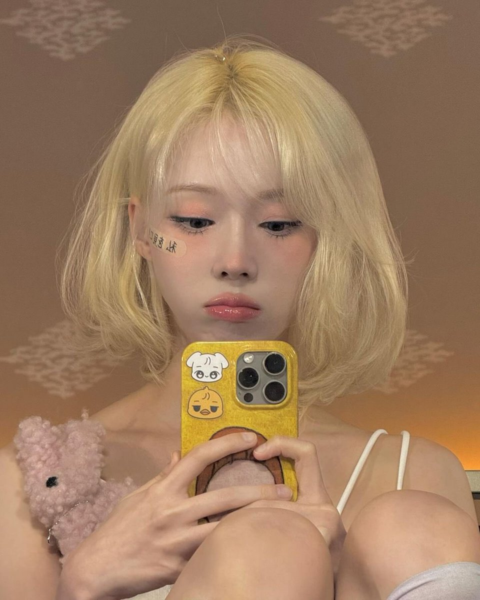 kmiaiaa's tweet photo. 私見た? #윈터 https://t.co/vAOiHmjCsR