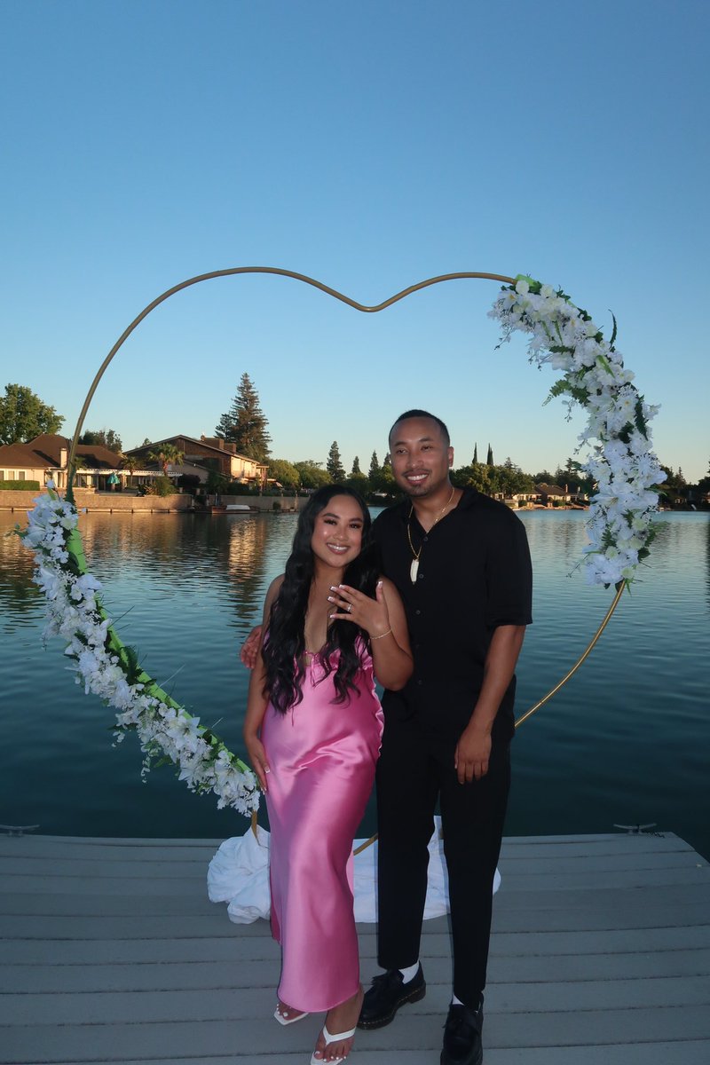 elliemingxo's tweet image. 🥹💍🤍