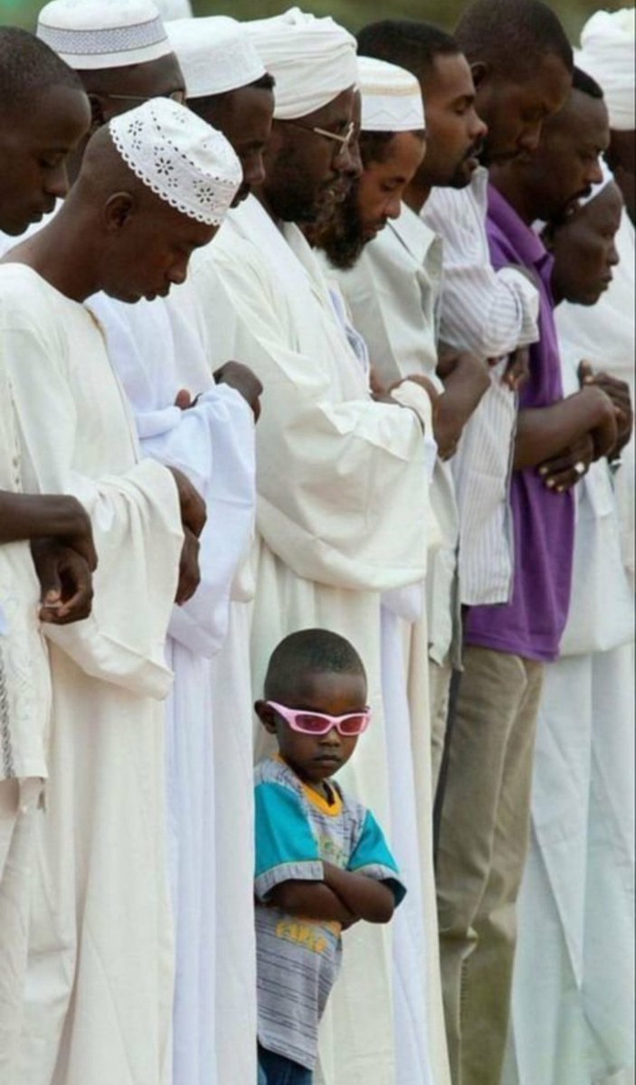 Wapwa shusheni handle hapo tuinuane, kwa wale kama sisi tunaotaka kuinuana, 𝕏 bila followers ni uchawa tu.
