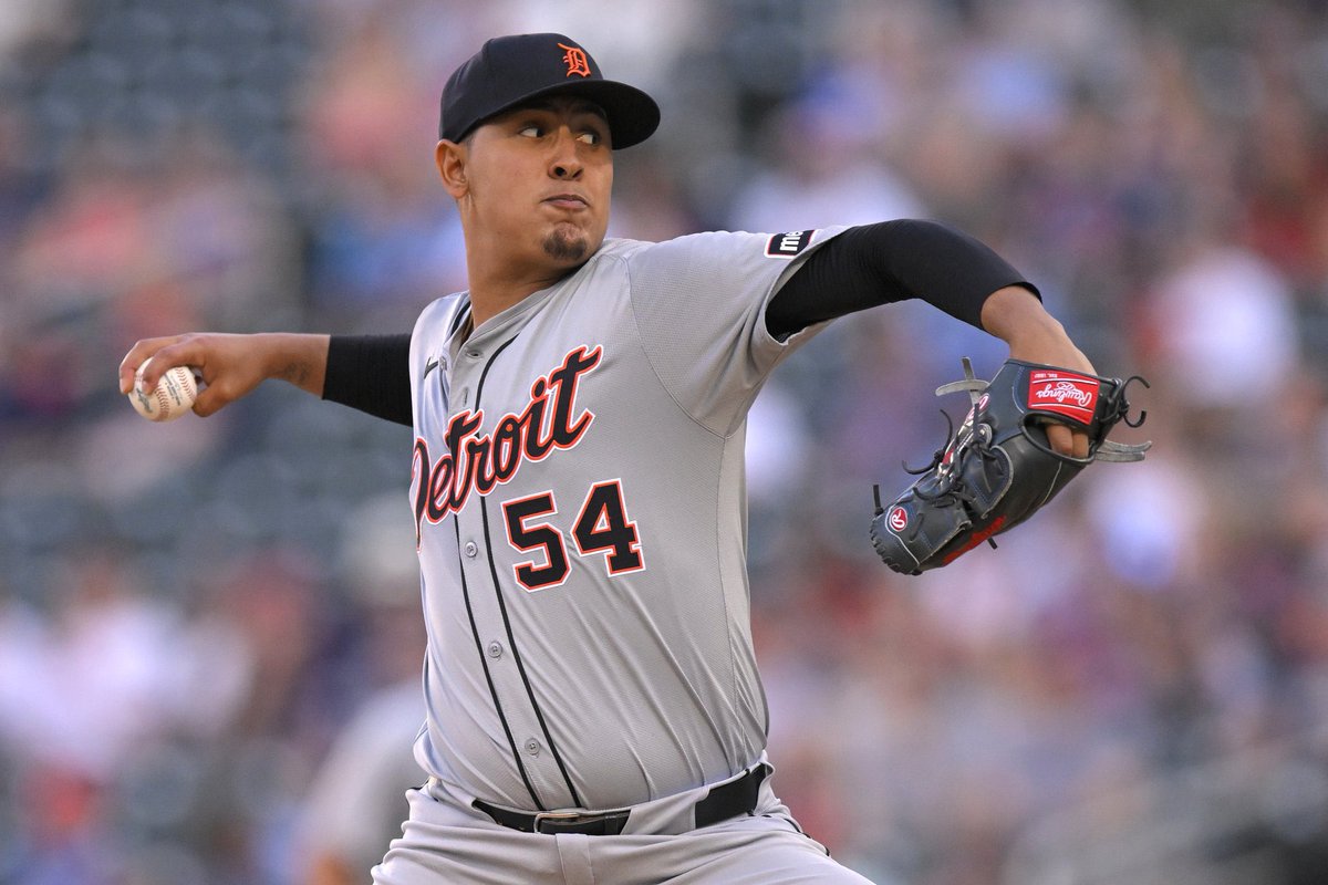 leones_cbbc's tweet photo. LA PRIMERA DE MUCHAS 👏🏻

Día inolvidable para Keider Montero, conquistando su primera victoria en las Grandes Ligas con @tigers ante Minnesota 🔝

🔹IP: 6.1
🔹H: 6 
🔹R: 2 
🔹K: 4 

Hizo 80 lanzamientos (54 strikes) 🔥

¡Felicidades! 💪🏽

📸📹 MLB 

#caraquistasoy🦁 https://t.co/BzIOnr3LzK