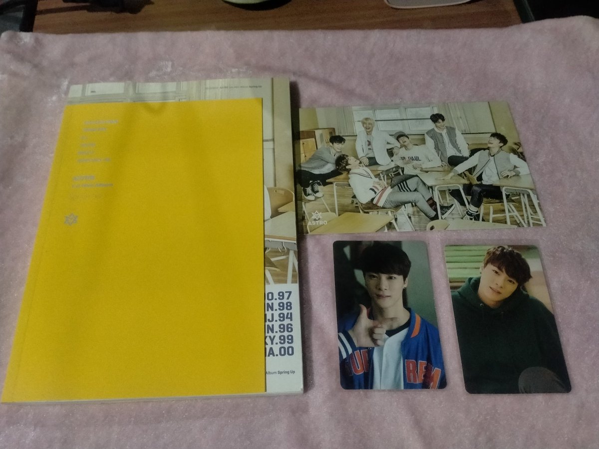 starlight201602's tweet photo. WTS / LFB 

ASTRO SUMMER VIBES album 
moonbin set . 
* Good Condition 
* Onhand 
Price: 1,250php 
Payo 

DM or Comment to buy.

help rt po thank you 
@AstroMarketPH https://t.co/vkYvIJCWSc