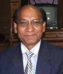 "राहत इंदौरी" ने जिस दुर्भावना से ये लिखा था कि

"सभी का खून है शामिल यहाँ की मिट्टी में,किसी के बाप का हिंदुस्तान थोड़ी है."

राहत ने जिस दुर्भावना के साथ ये लिखा था, उसका माकूल और खूबसूरत जवाब

"बेचैन मधुपुरी" जी ने दिया है।

"बेचैन मधुपुरी" जी ने बहुत ही बेहतरीन जवाब दिया है।